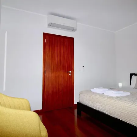 Apartment Ferienwohnung Fuer 6 Personen Ca 110 Qm In Cmara De Lobos, Madeira Suedkueste Von Madeira