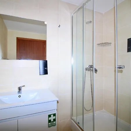Ferienwohnung Fuer 6 Personen Ca 110 Qm In Cmara De Lobos, Madeira Suedkueste Von Madeira