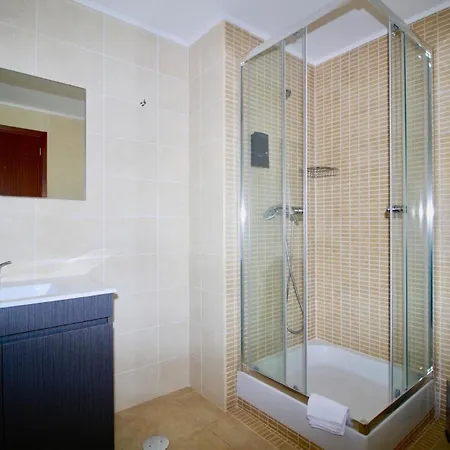 Apartment Ferienwohnung Fuer 6 Personen Ca 110 Qm In Cmara De Lobos, Madeira Suedkueste Von Madeira *